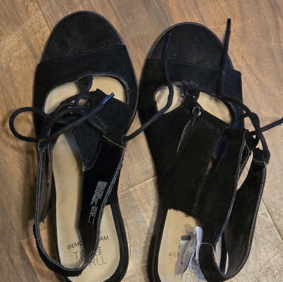 Women's Time and True chunky lace-up heel. - Picture 2 of 3